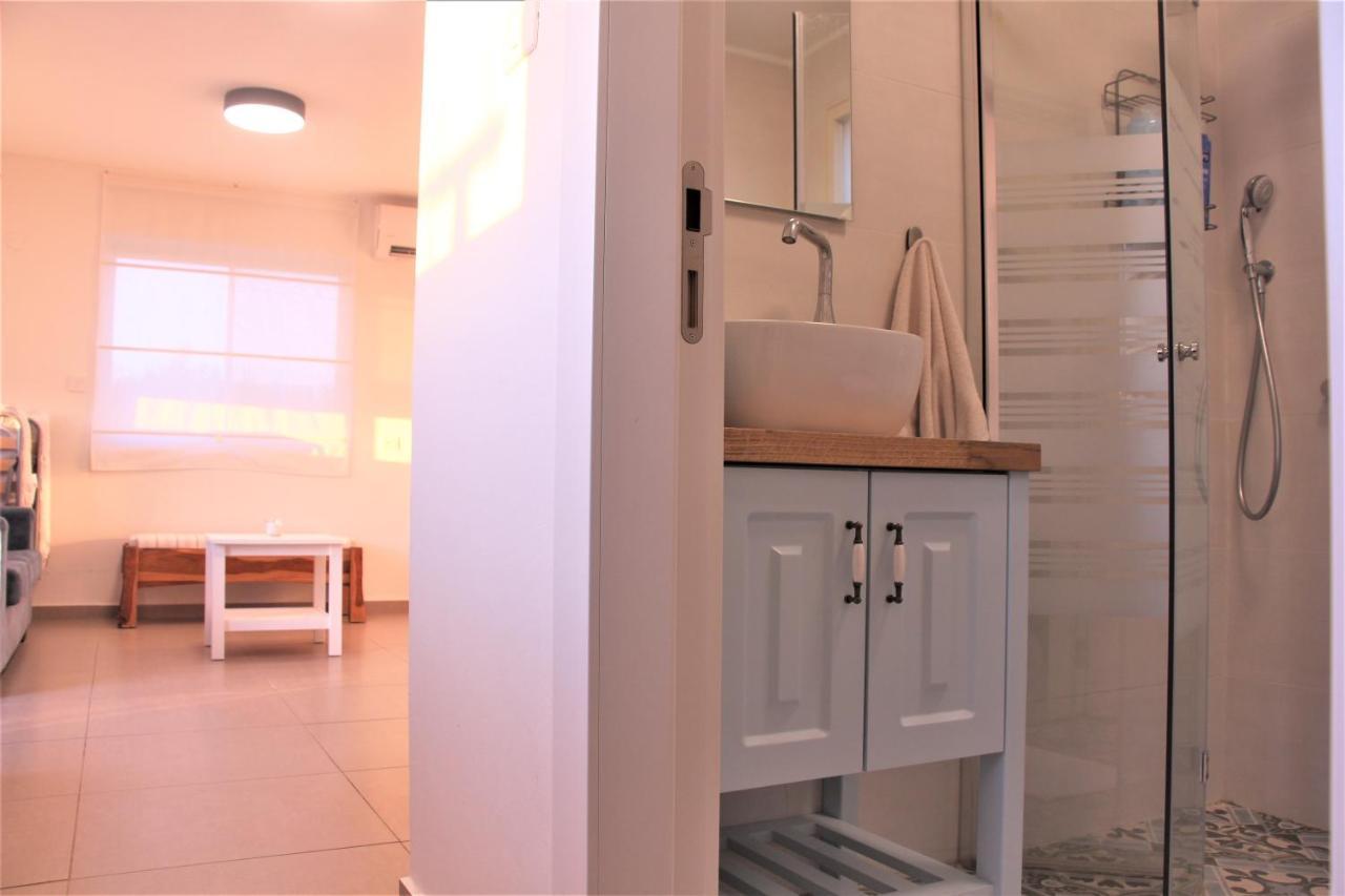 Apartment מול השקיעה