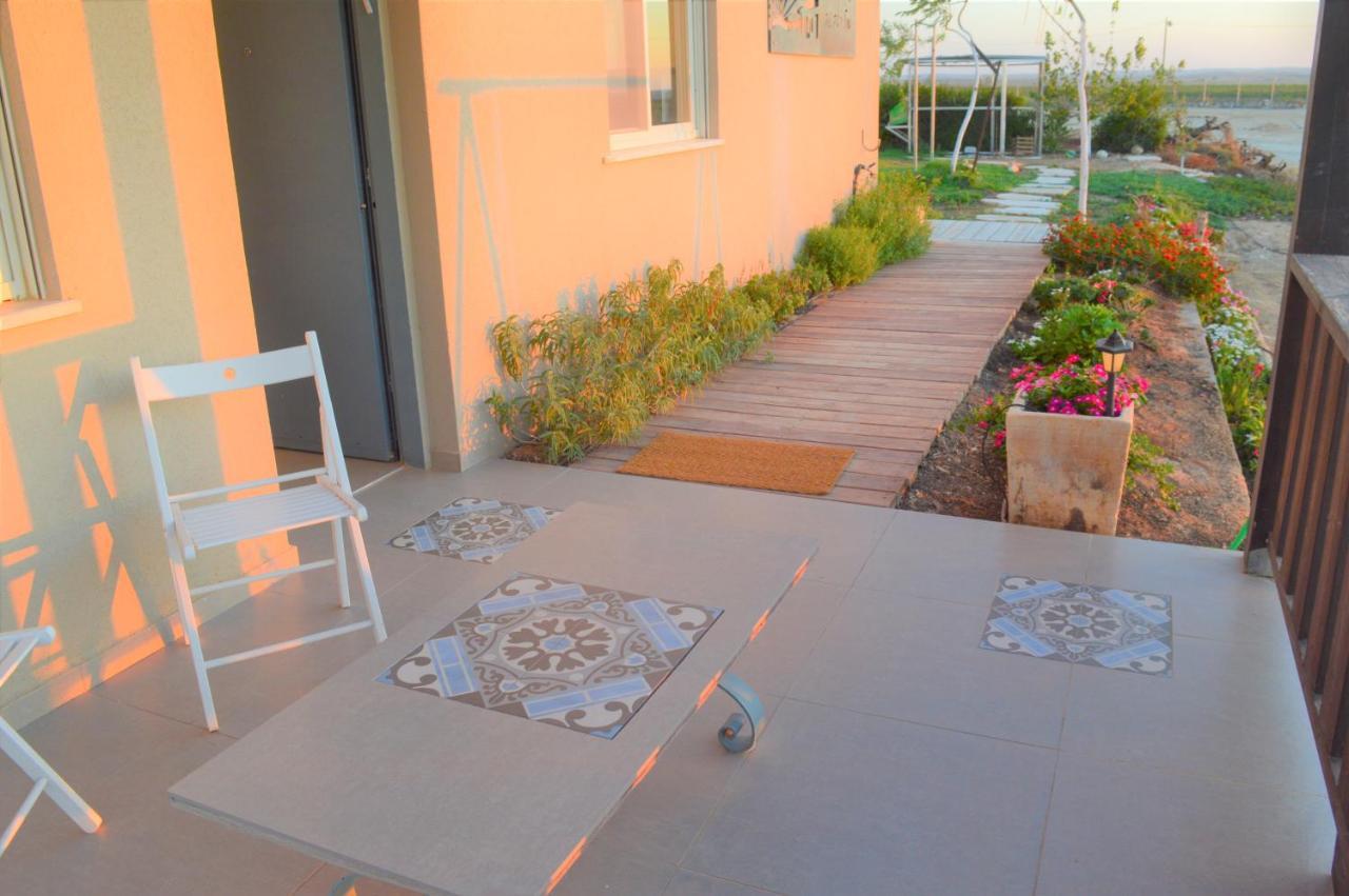 Apartment מול השקיעה